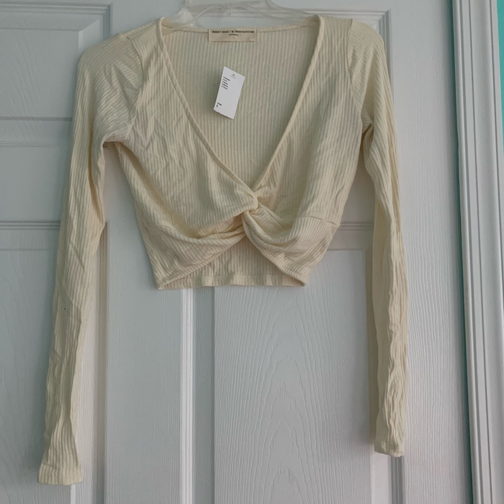 Cropped long sleeve top